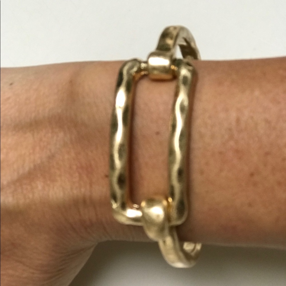 Gold Tone Bangle Clasp Bracelet